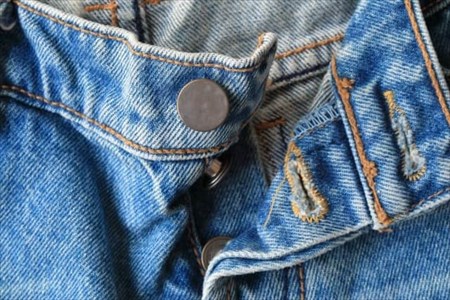 青色のジーンズ