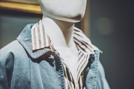 服を着飾ったマネキン