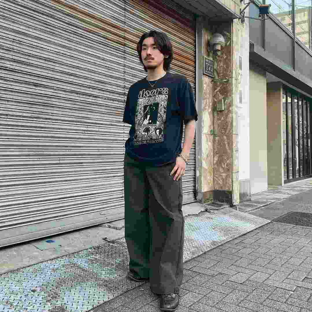 黒Tシャツ