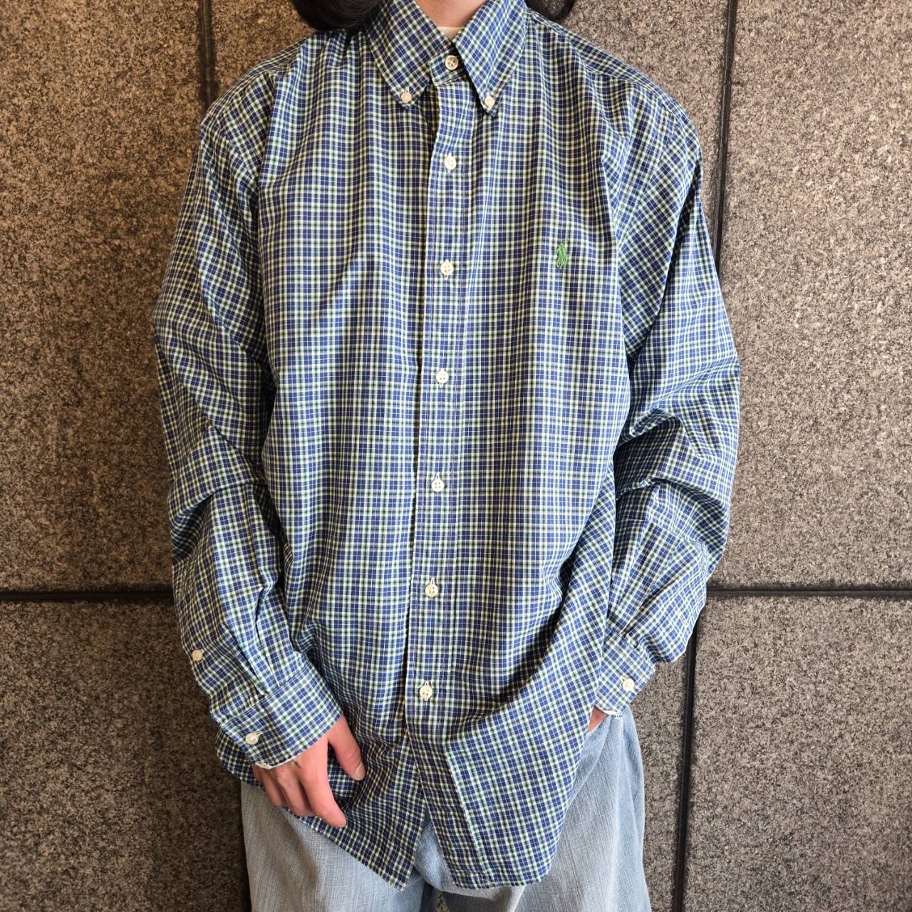 チェックシャツ