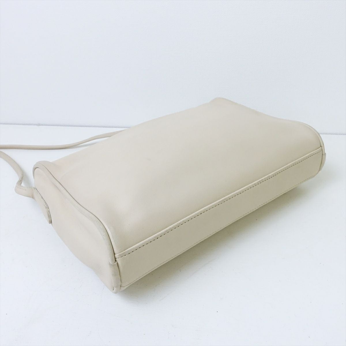 USED レザー オールドコーチ OLDCOACH ショルダーバッグ ホワイト