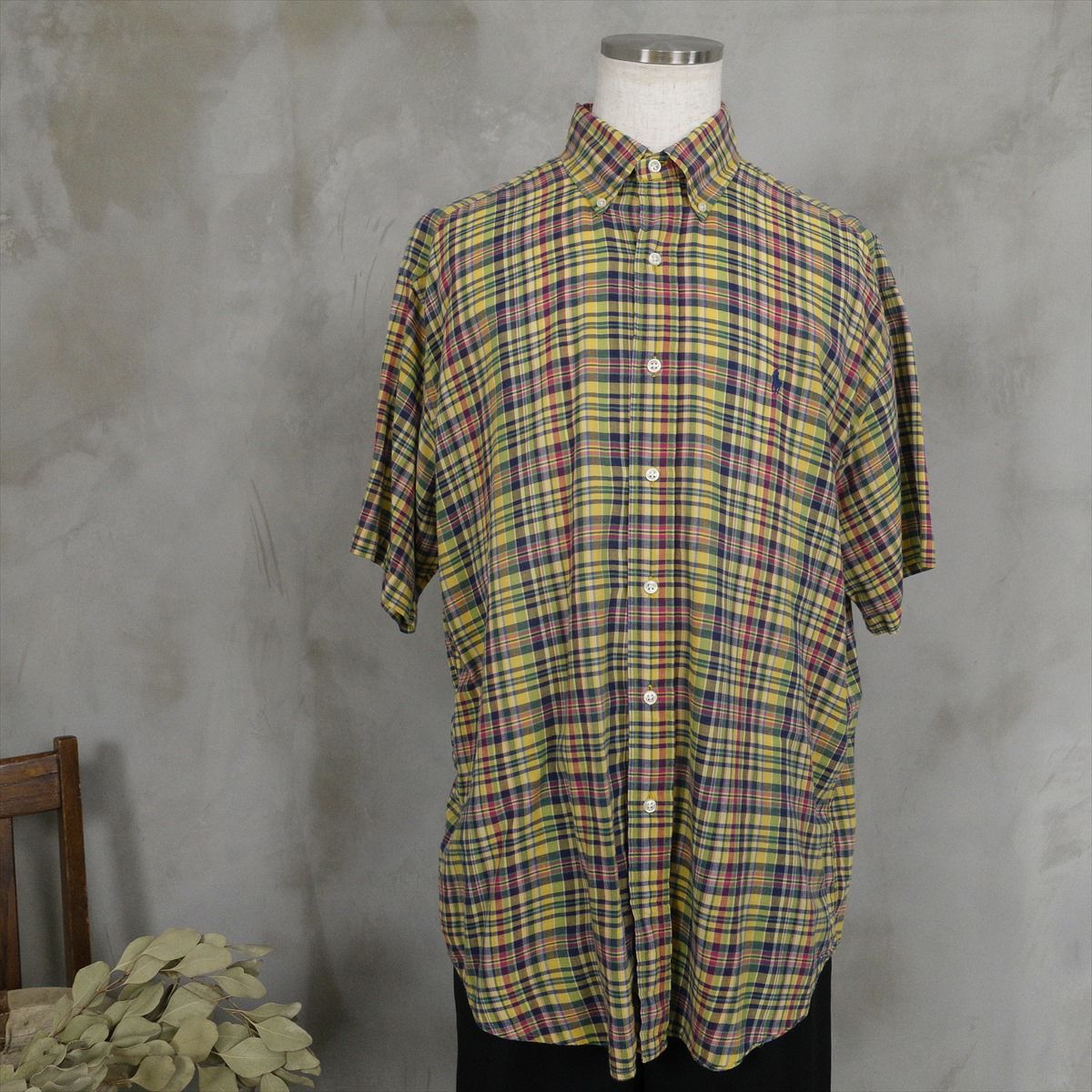 古着のラルフローレンのシャツ