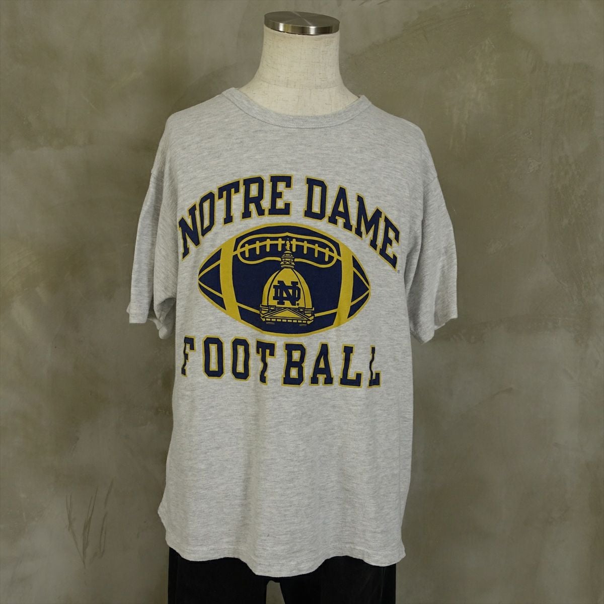 チャンピオンのフットボールTシャツ