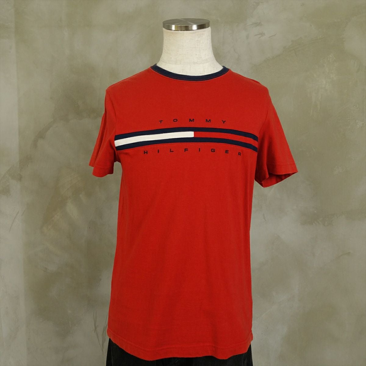 トミーヒルフィガーのTシャツ