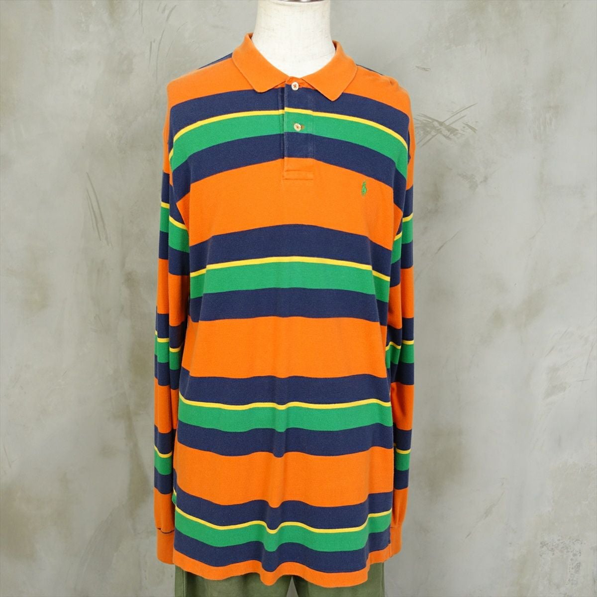 古着のラルフローレンのポロシャツ