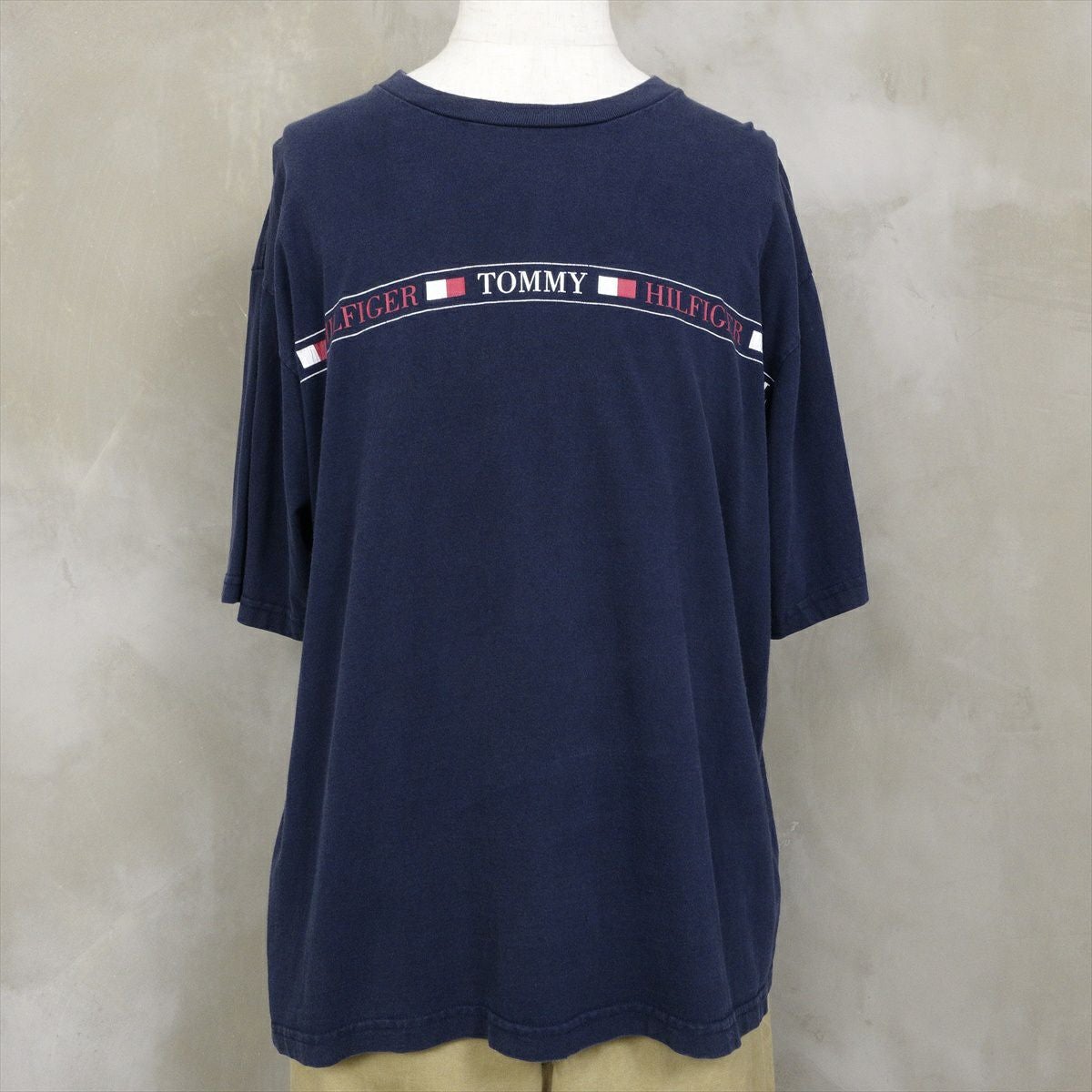 トミーヒルフィガーのTシャツ