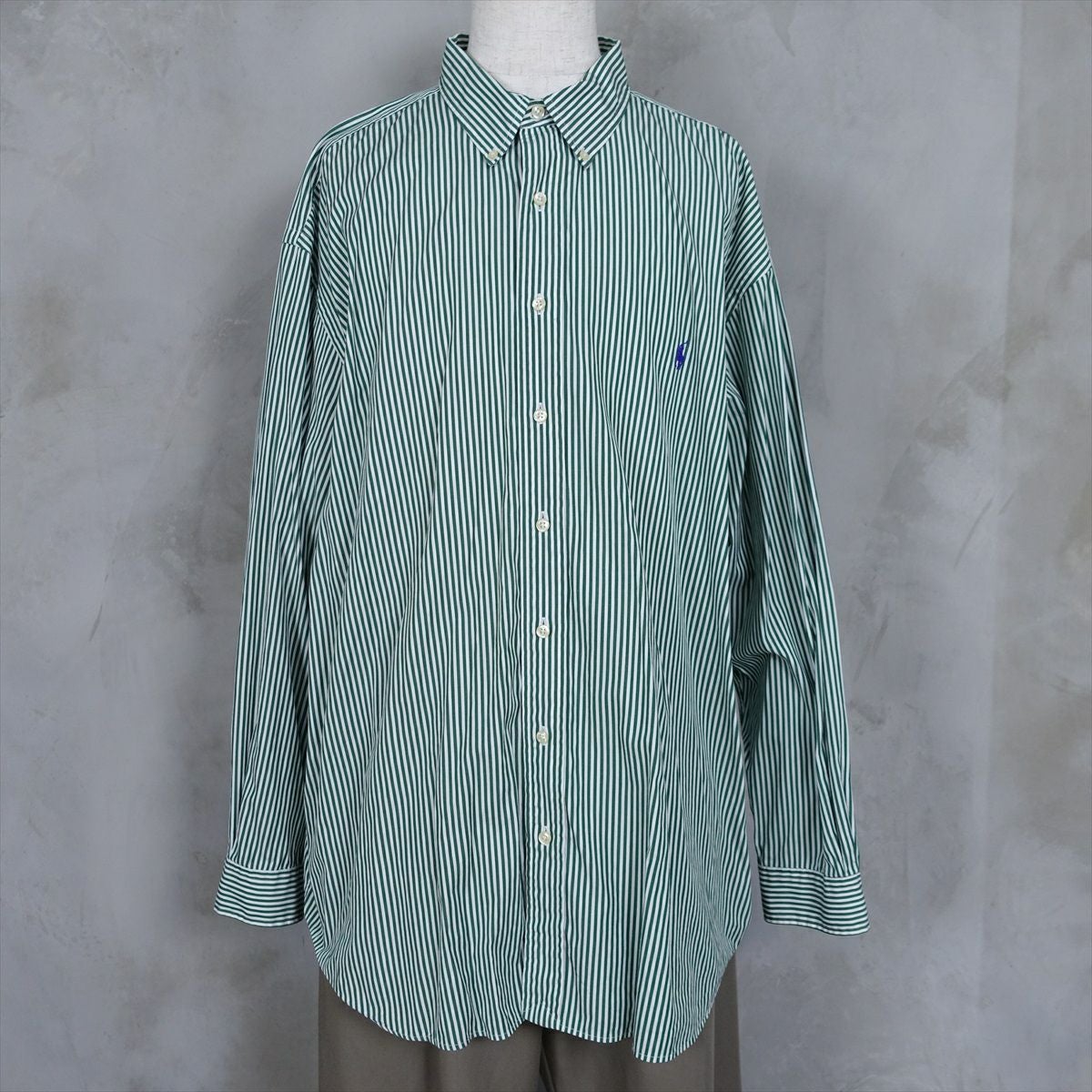 古着のラルフローレンのシャツ
