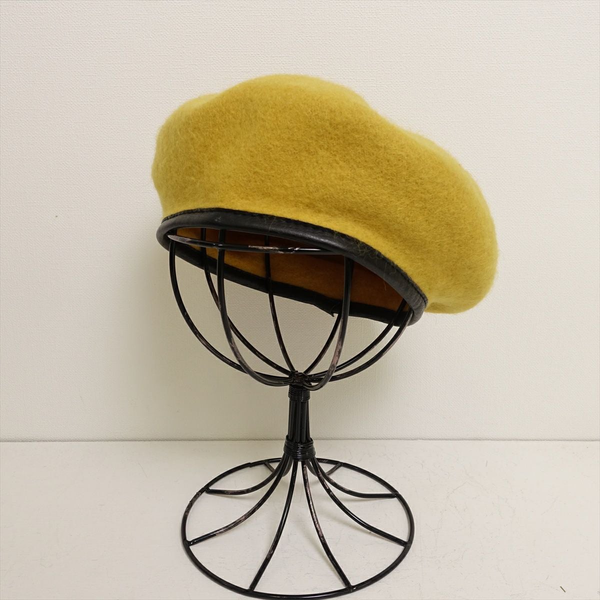 フェルト ポッチ付き ベレー帽 イエロー | Flamingo Online 古着屋