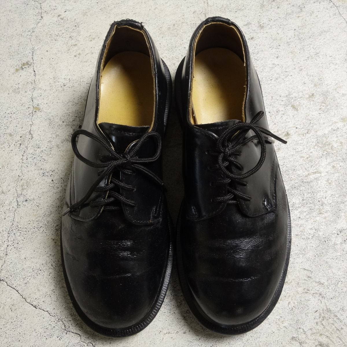 【極希少・4ホール】 英国製 ドクターマーチン MADE IN ENGLAND USED Dr.martens 英国製 4ホール レザーシューズ | Flamingo Online