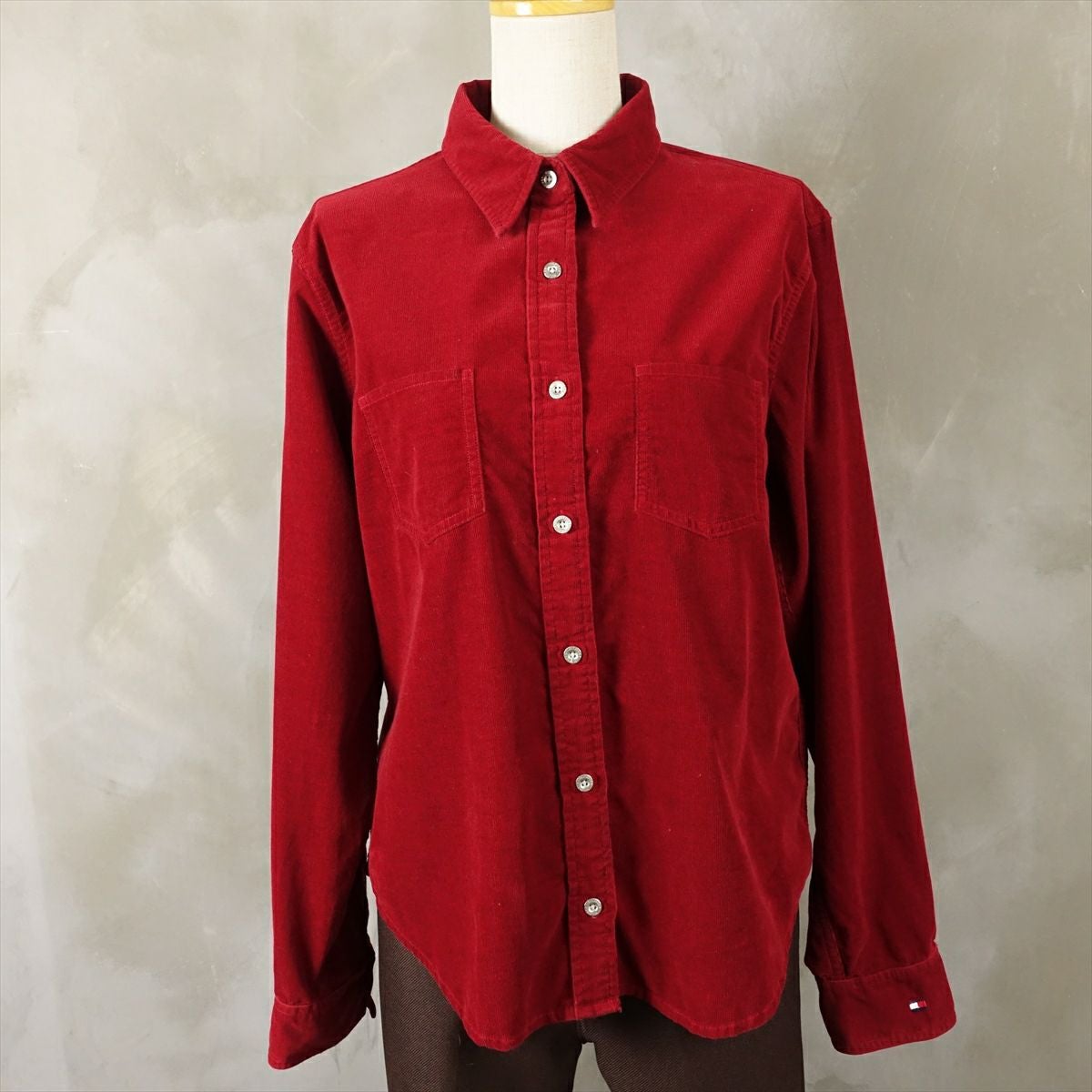 トミーヒルフィガーのコーデュロイシャツ