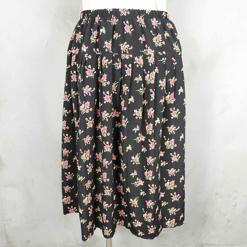 古着の柄スカート