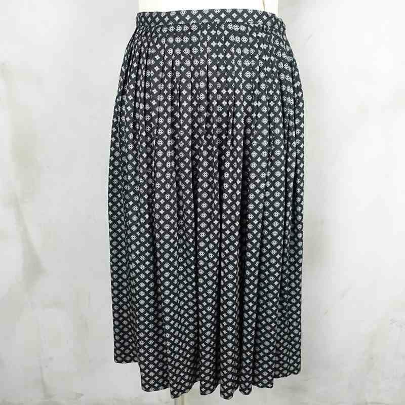 古着の柄スカート