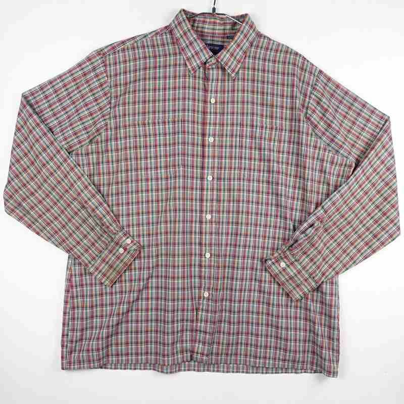 古着の長袖チェックシャツ