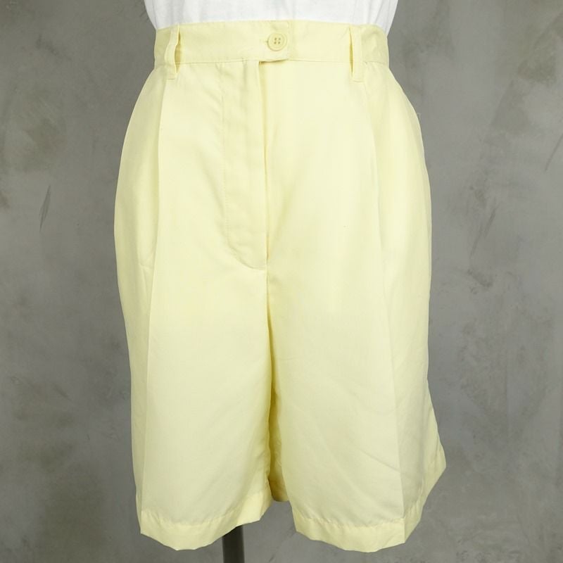 古着のショートパンツ