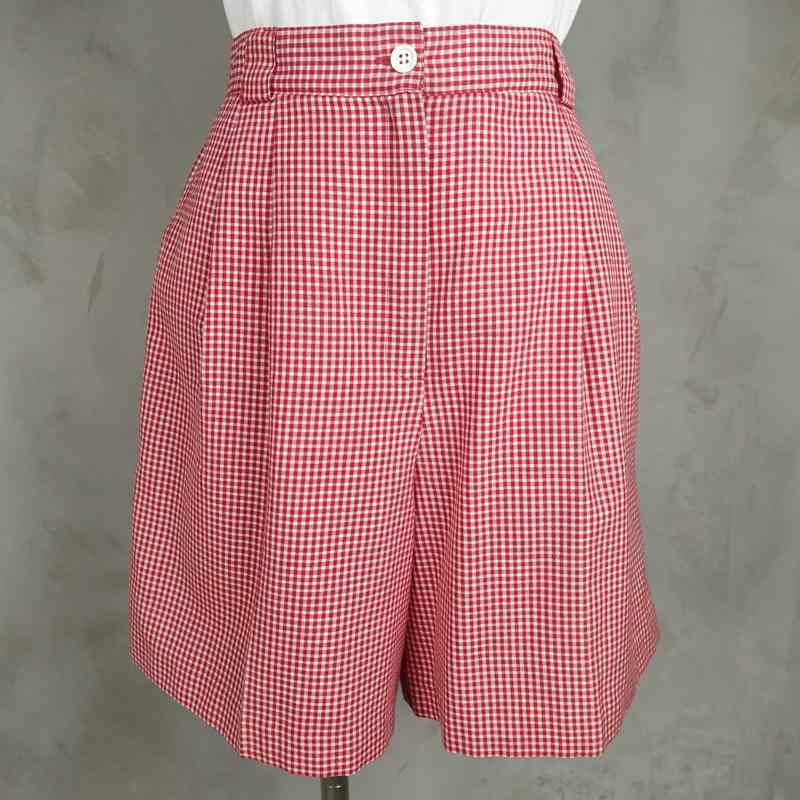 古着のショートパンツ