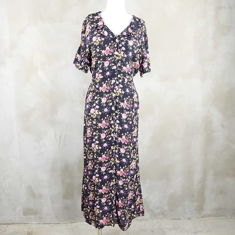 古着の花柄ワンピース