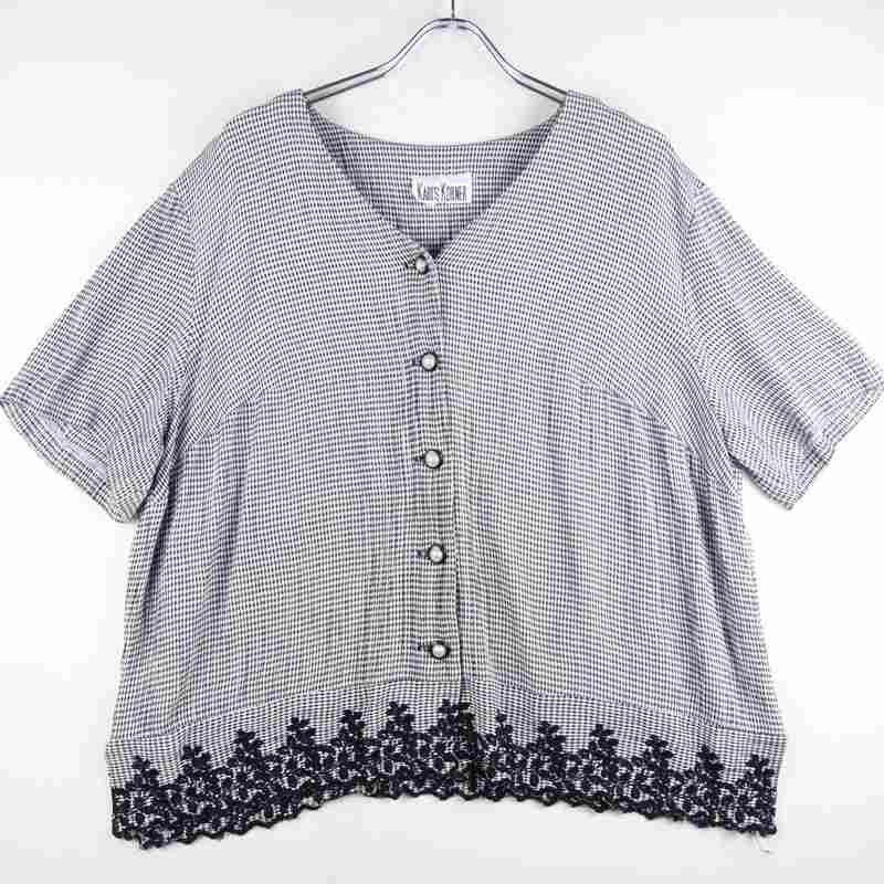 古着のレーヨン柄シャツ