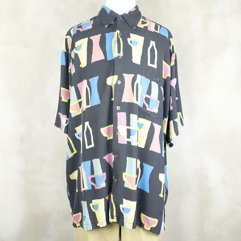 古着のシルク柄シャツ