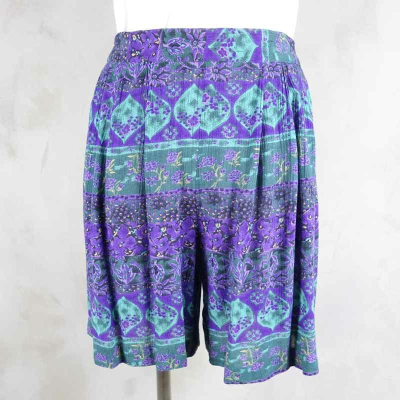 古着の花柄パンツ