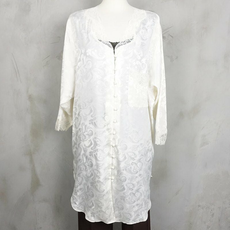 古着のレース長袖シャツ