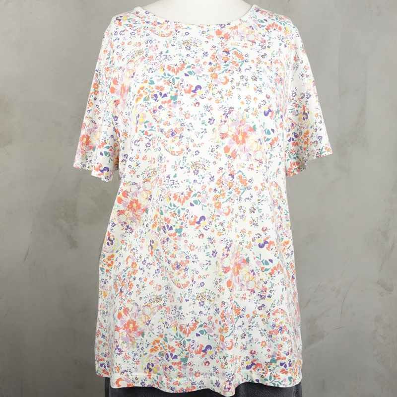 古着の花柄Tシャツ