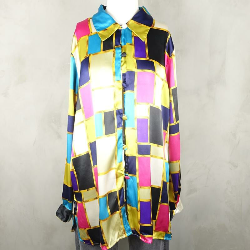 古着の長袖柄シャツ