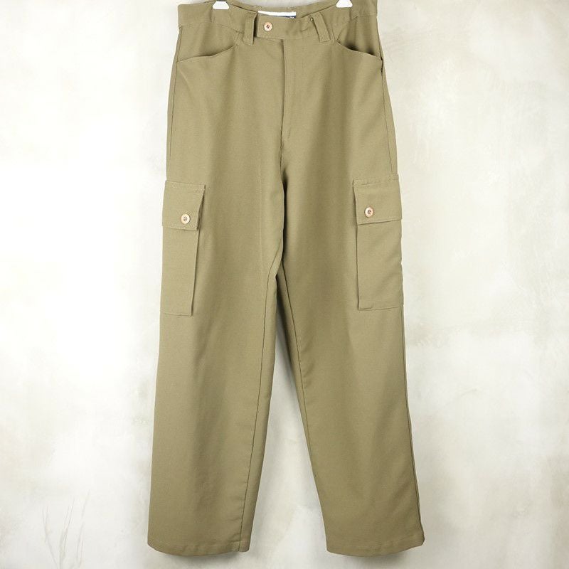 古着のカーゴパンツ