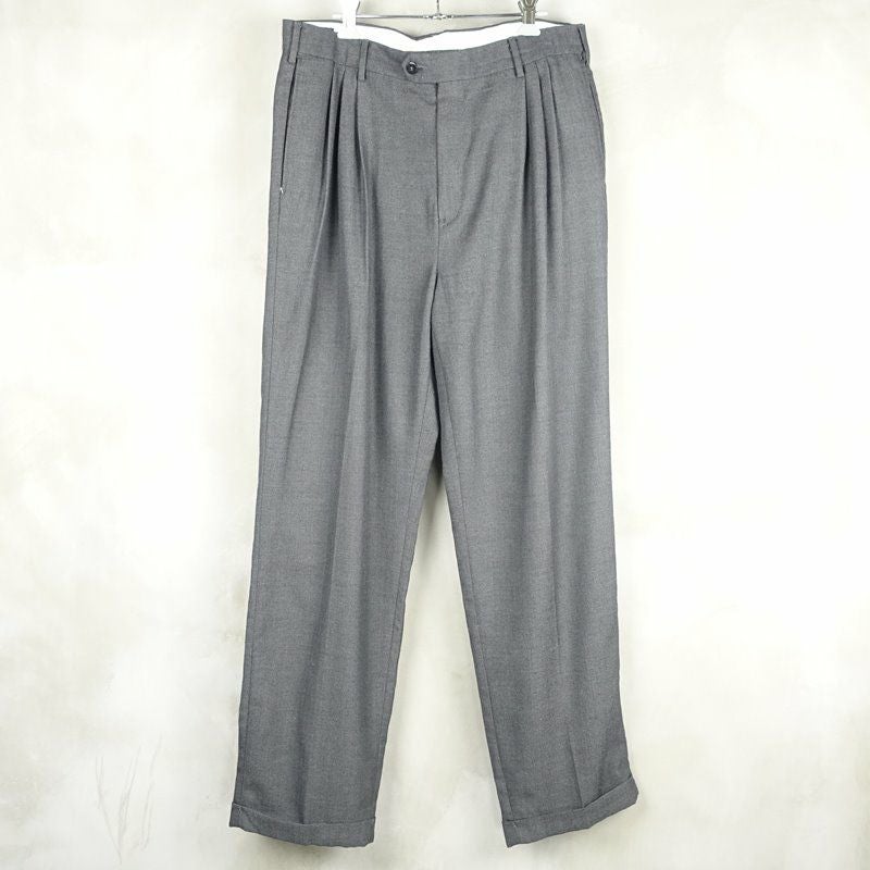 古着のテーパードスラックス