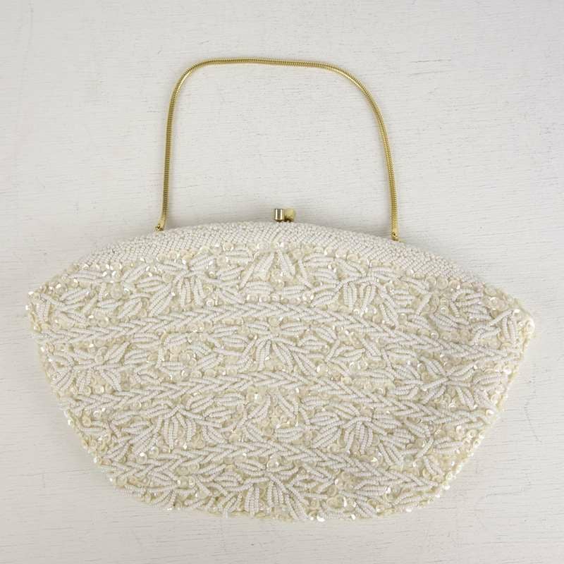 古着のがま口型ビーズパーティーバッグ