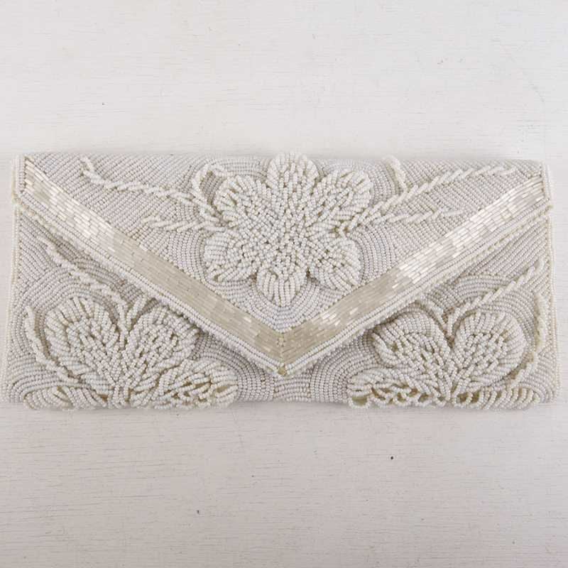 古着の花モチーフクラッチバッグ