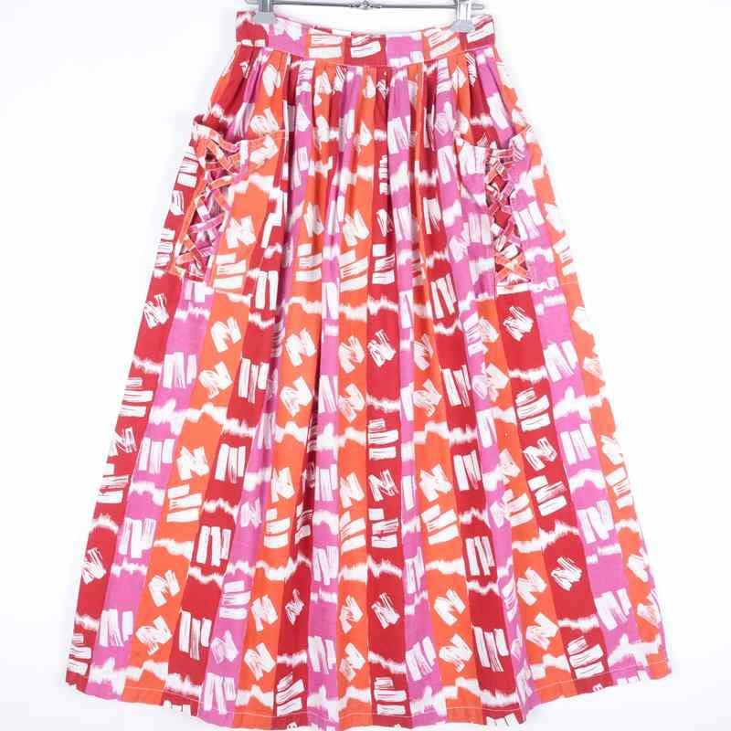 古着の総柄フレアスカート