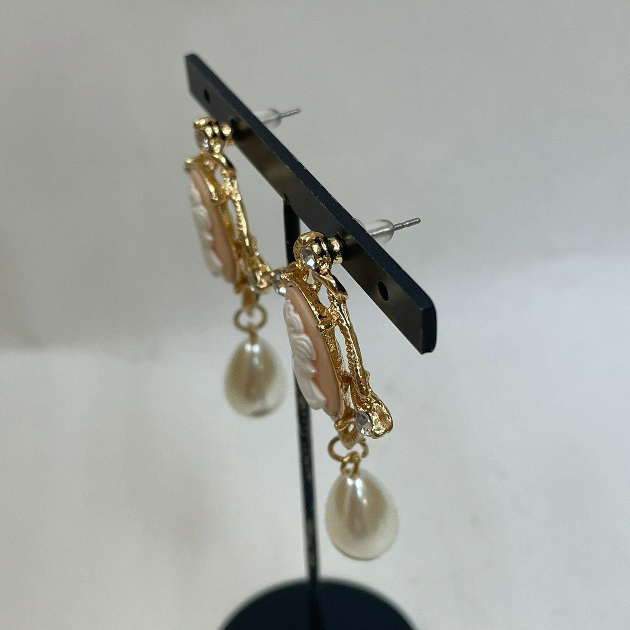 アンティーク風 デザイン パール ピアス | Flamingo Online 古着屋