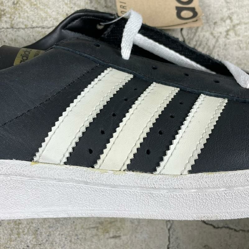 デッドストック adidas 金ベロ super star スニーカー | Flamingo