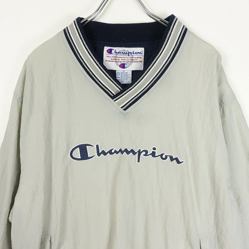 趣味・スポーツ・実用 VINTAGE CHAMPION 人気のスポーツブランドのウィンドブレーカーです。カラーも多様で春に