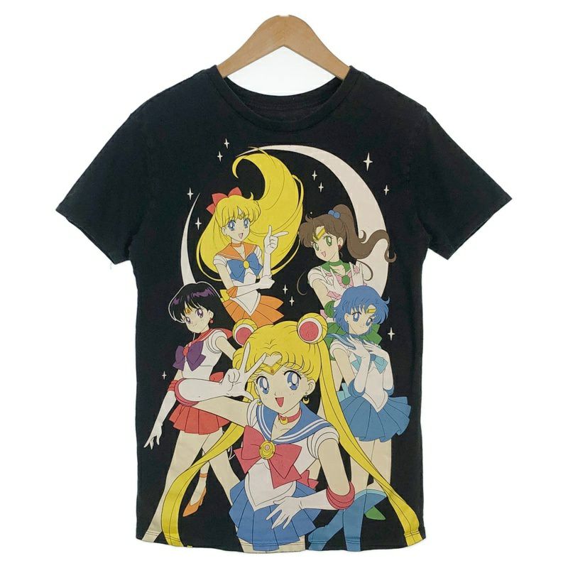 セーラームーンミュージアム プリントTシャツ MとチビムーンLセット売り セーラームーンミュージアム プリントTシャツ MとチビムーンLセット